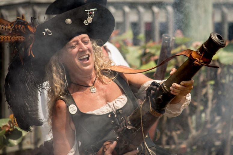 Raquel and her little cannon